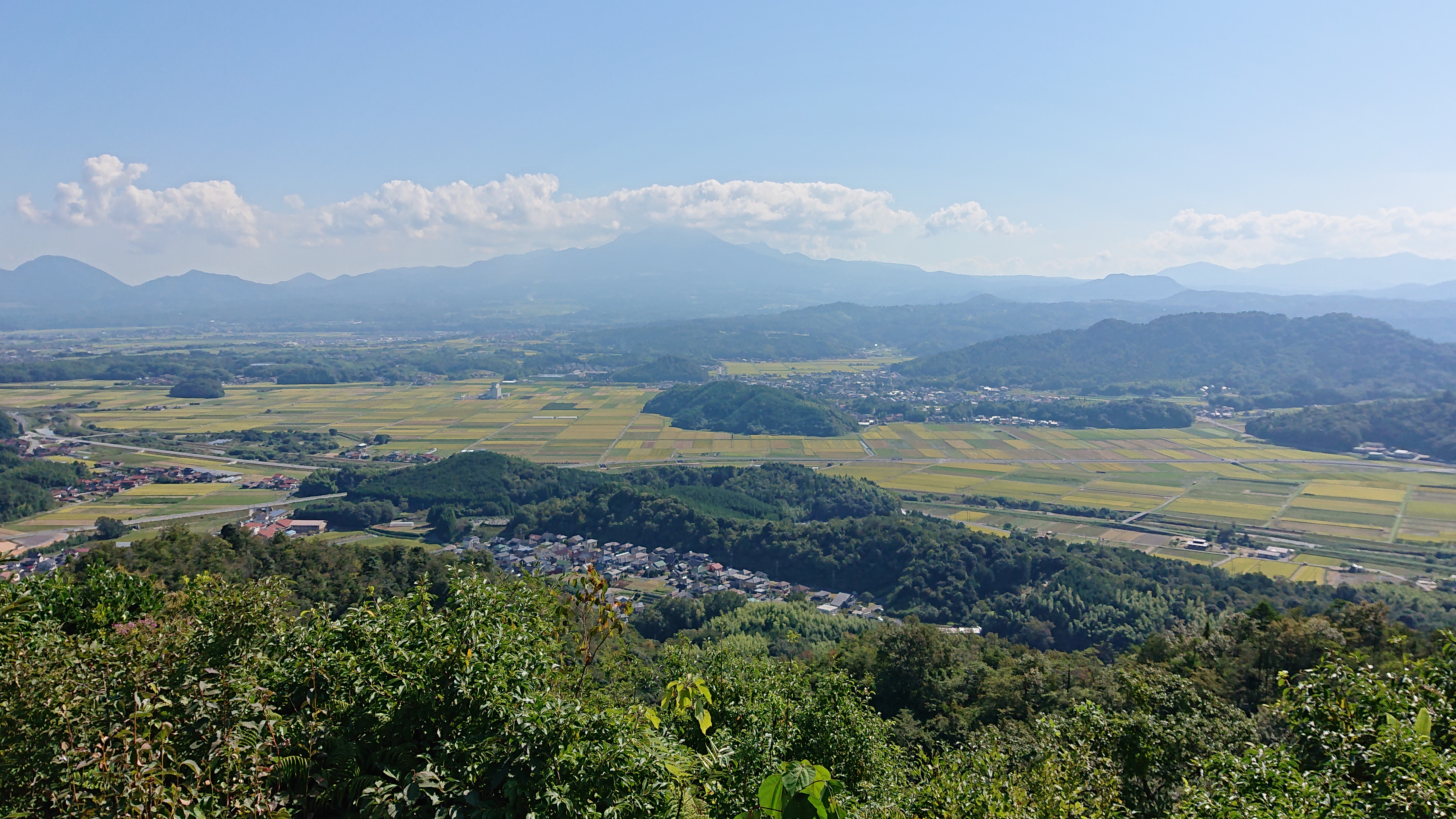 車で登山　母塚山へ行こう