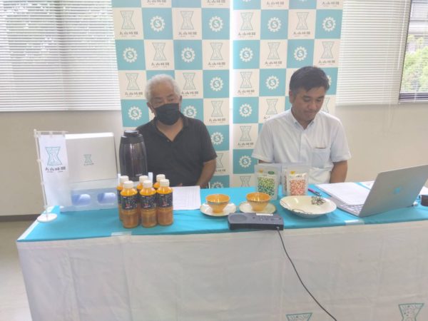 ライブコマース「foove」で魅力をライブ配信します